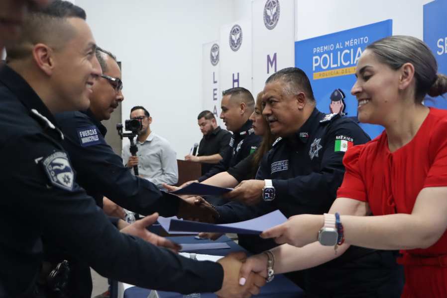 Reconocen a Policías Municipales que realizaron acciones destacadas en el mes de mayo