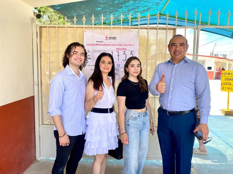 Acudió Esther Mejía y Fernando Rodríguez Giner a sufragar e invitaron a razonar el sufragio