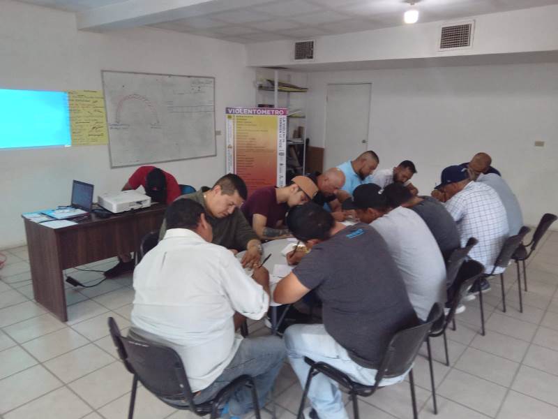 Atienden a hombres con antecedentes de violencia de género