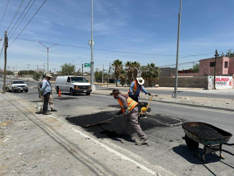 Tapa Obras Públicas más de 4,600 baches en los últimos tres meses