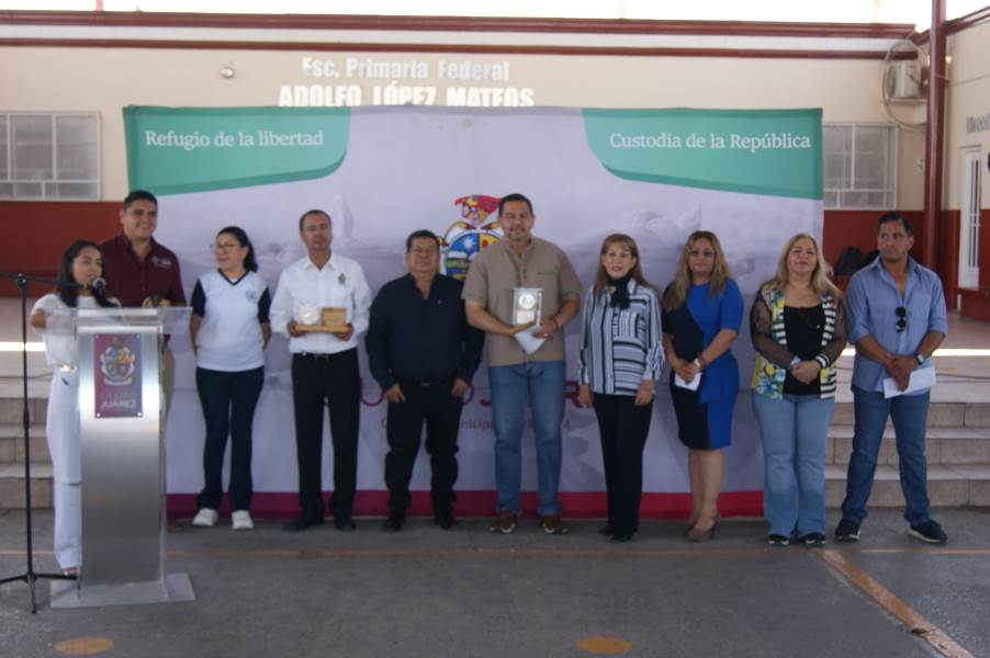 De forma maratónica alcalde realizó entrega de trabajos de rehabilitación en 10 planteles educativos