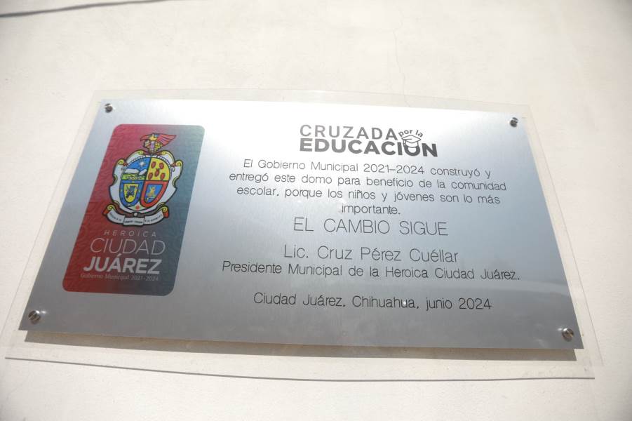 El presidente municipal, al continuar con las jornadas de entrega de obras visito nueve planteles