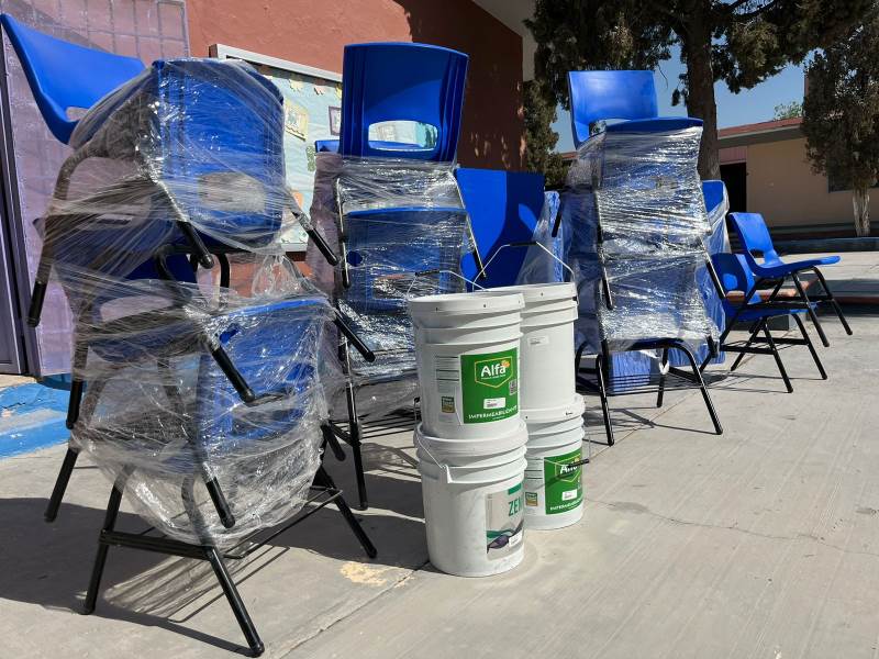 Entregan mobiliario y materiales a escuelas primarias de Ciudad Juárez