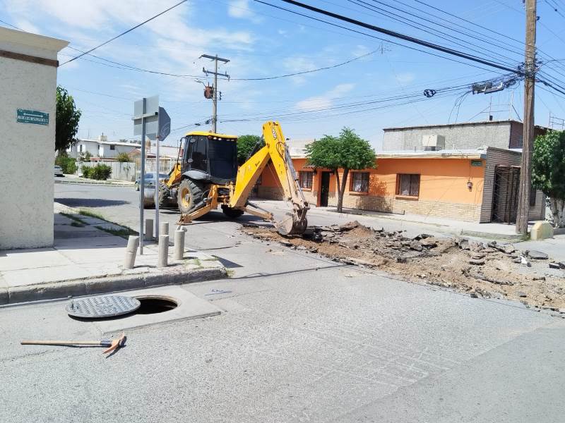 Sustituye la JMAS drenaje sobre la calle Cayetano López