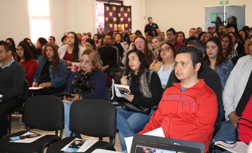 Capacitan a docentes en prevención de abuso y violencia escolar