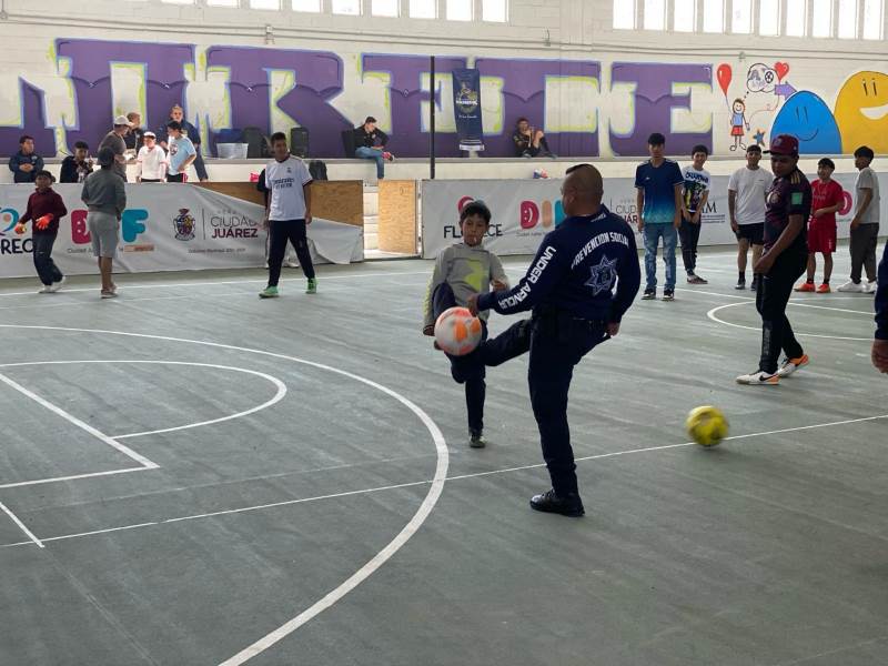 Policías y jóvenes de la colonia 16 de septiembre participan en torneo deportivo