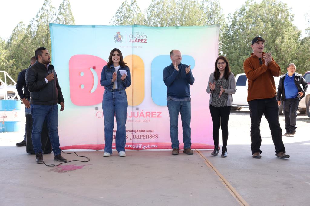 La organización “Rescue Mission of El Paso” entrega donativo a DIF Municipal