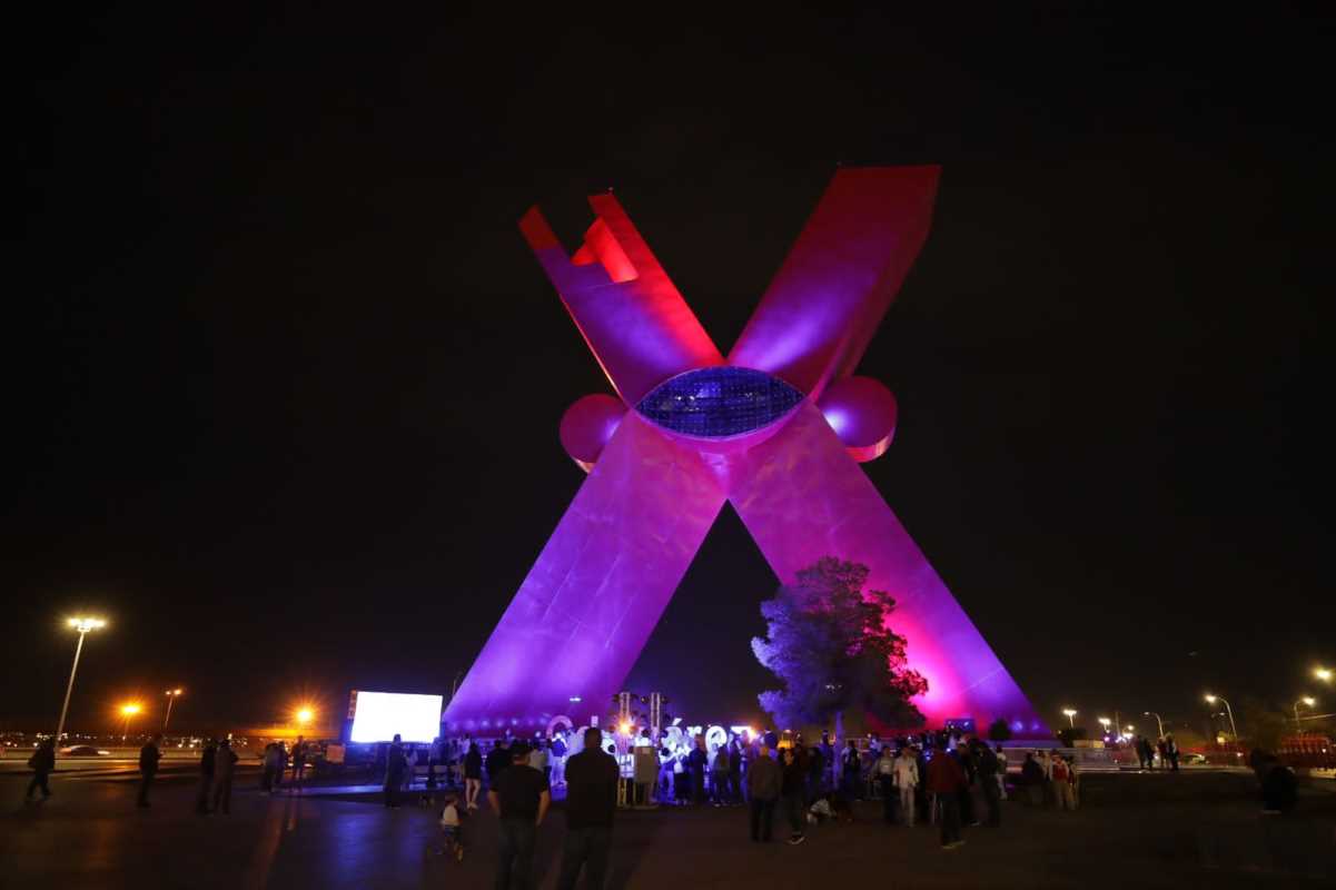 Por día Mundial del Agua, iluminaron la X de azul