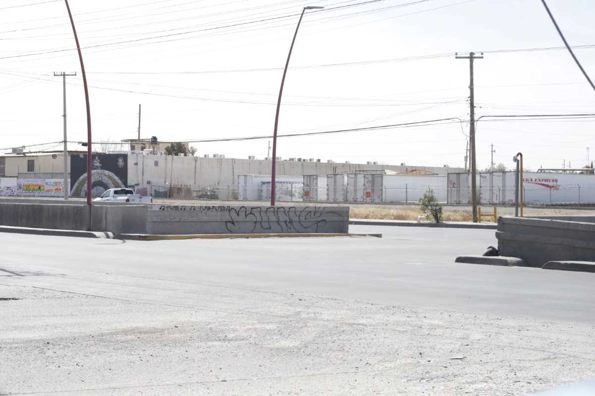 Buscan agilizar flujo vehicular en el cruce de Teófilo Borunda y avenida De los Bosques