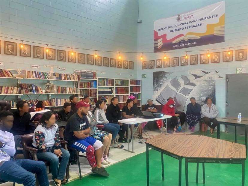 Imparten taller sobre “Violencia contra las mujeres” a migrantes del Kiki Romero