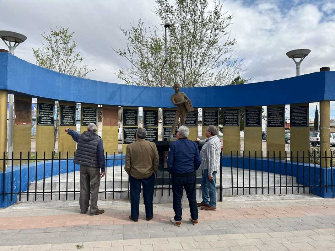 Develarán reconocimientos en la plaza del periodista