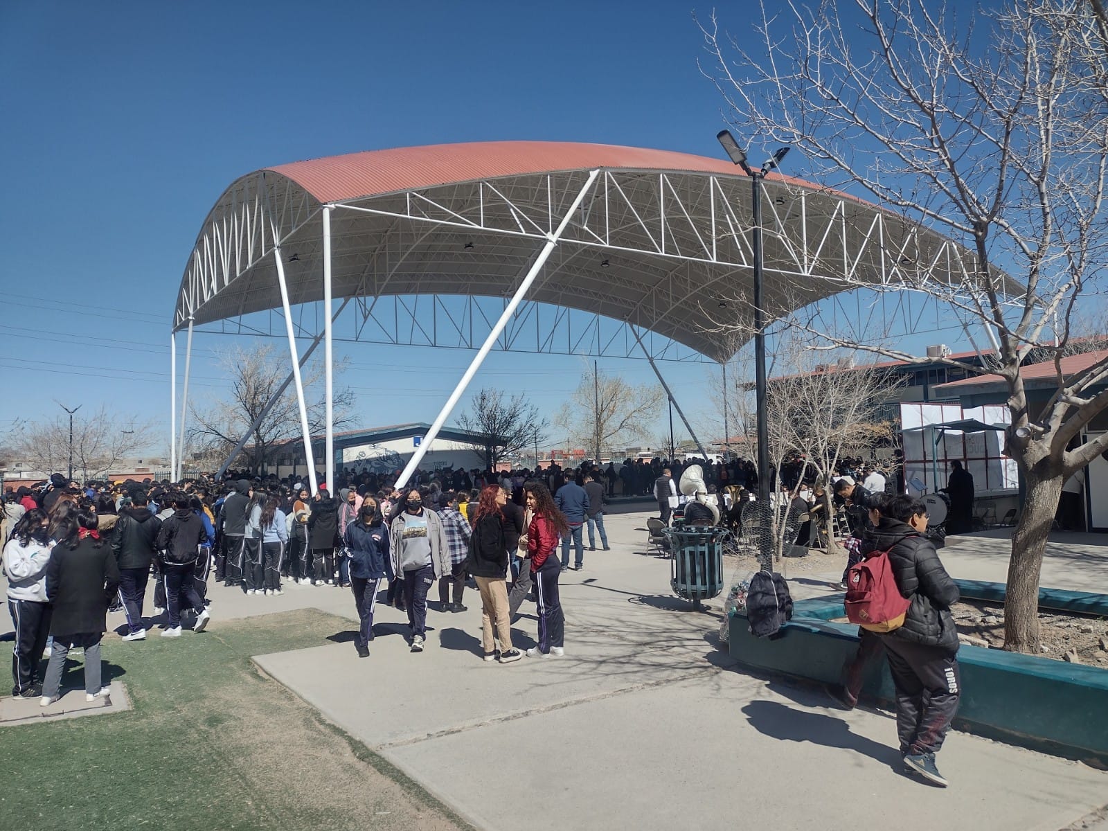 Entrega municipio domo en el plantel 270 del CBTIS.