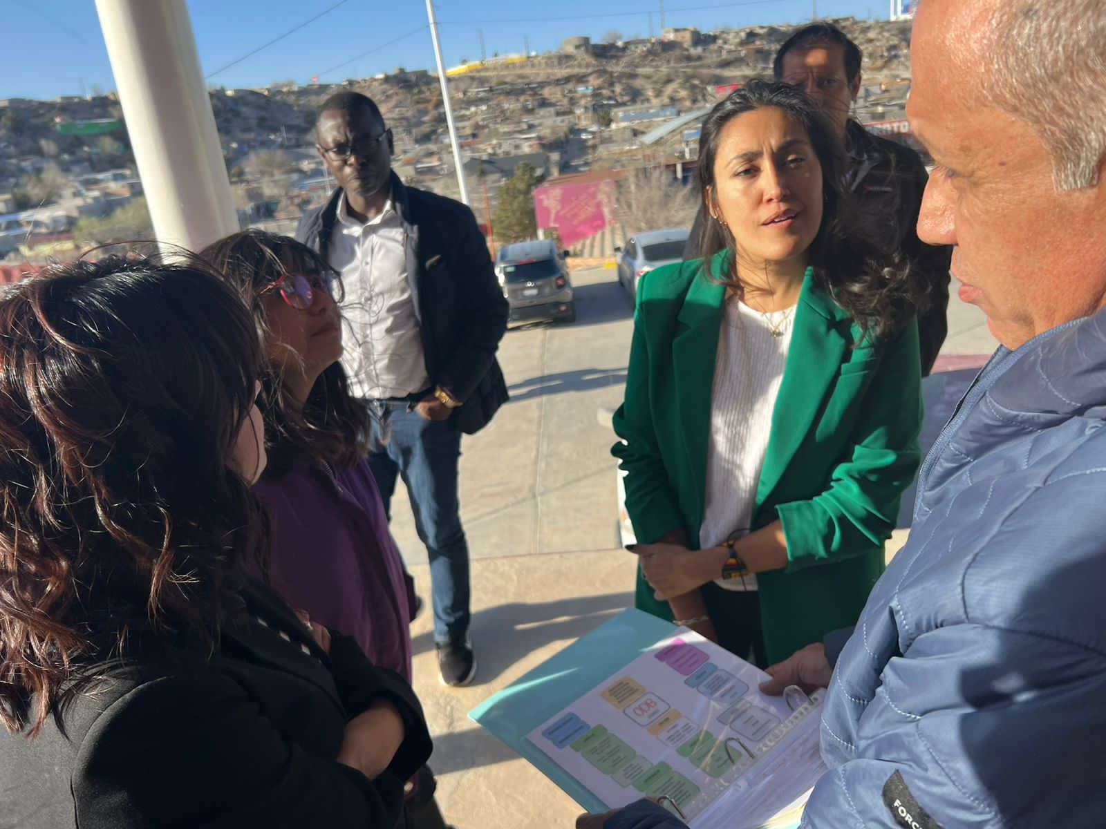 Recorren integrantes de ONU-Hábitat varios puntos de la colonia 16 de septiembre.