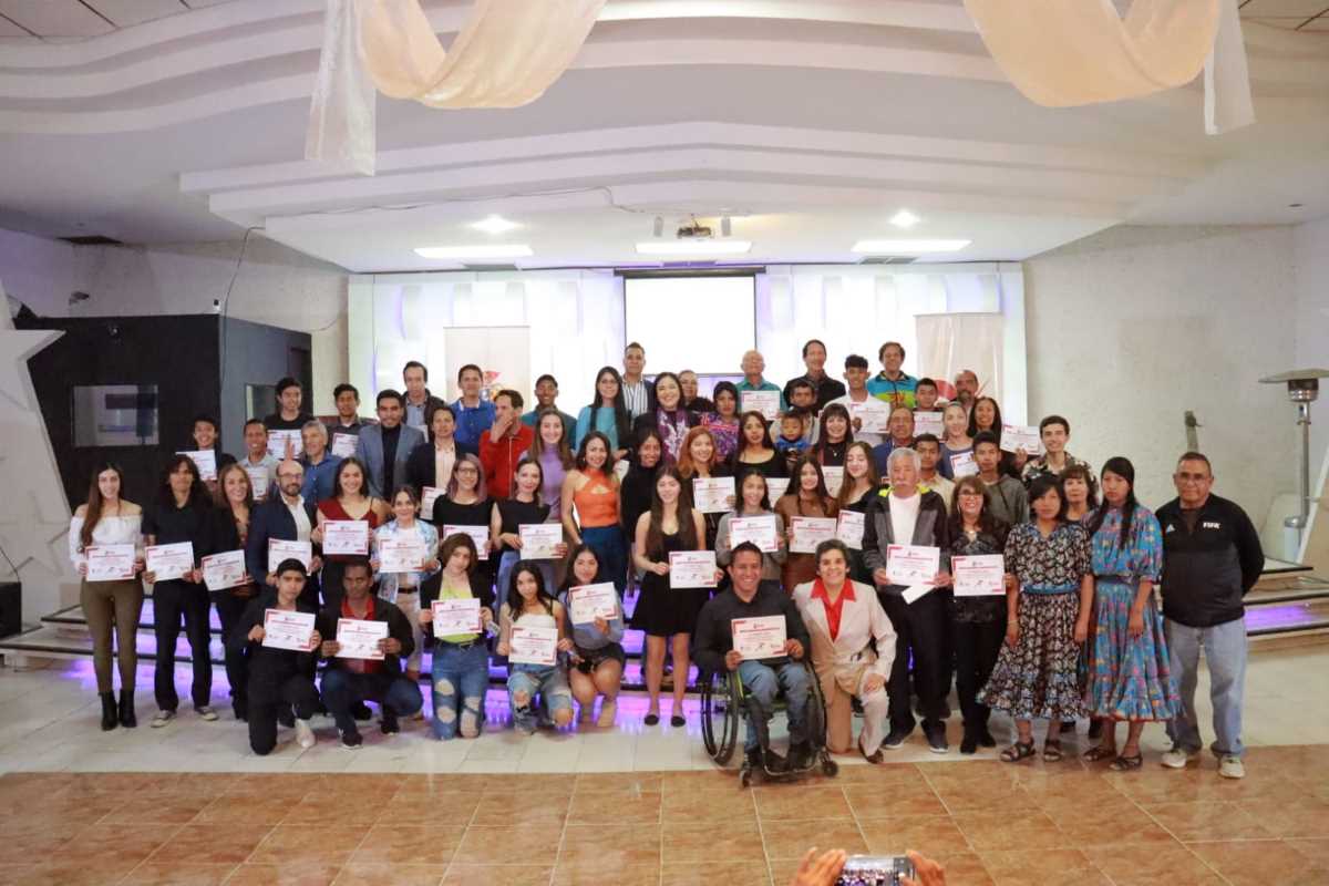 Entregan reconocimiento a ganadores del Circuito Atlético Pedestre 2022