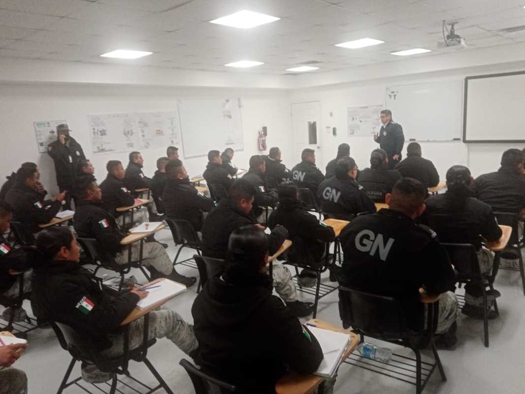 Elementos de la Guardia Nacional reciben capacitación sobre manejo defensivo