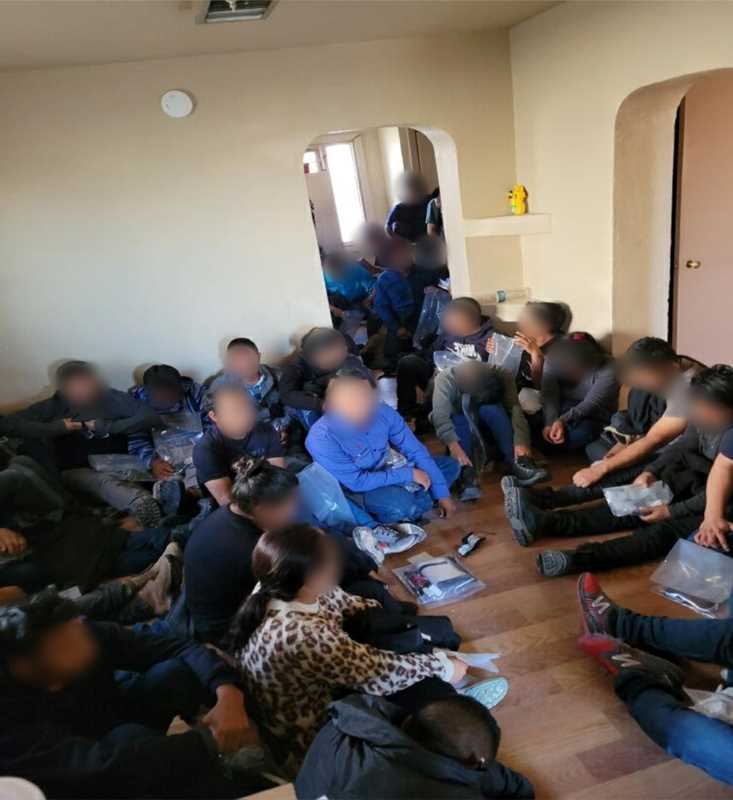 Agentes de migración interceptaron migrantes traficados en varias casas de seguridad locales