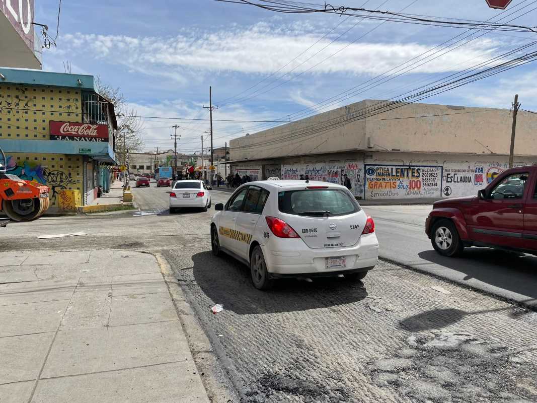 Pide Municipio apoyo de colonos para repavimentar la calle Ramón Rayón