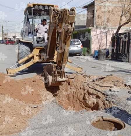 Por daños severos de tubería, la JMAS sustituyen alcantarillas y tuberia