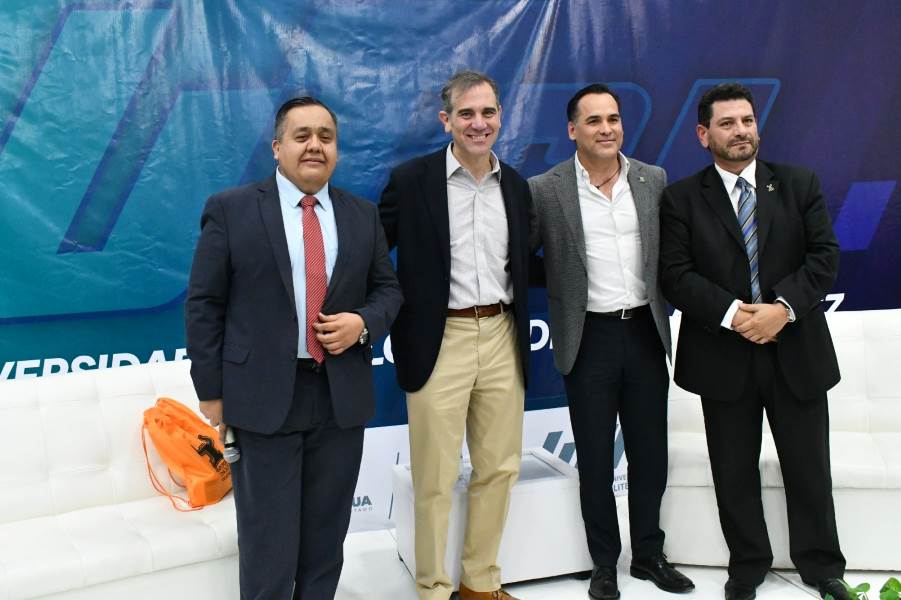 Llamó Lorenzo Córdova a estudiantes a proteger la democracia