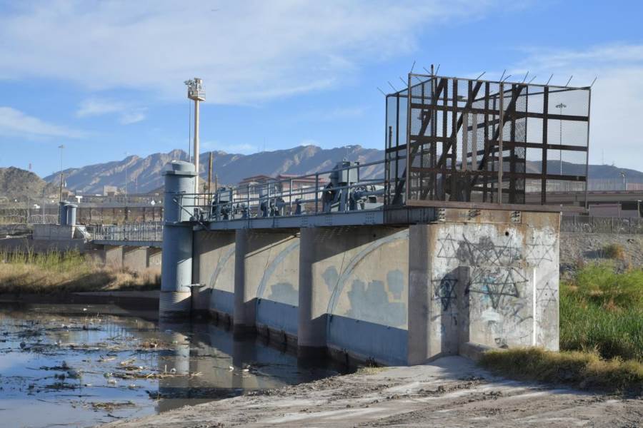 Inició la entrega de agua por la Acequia Madre para el riego de cultivos en el Valle de Juárez
