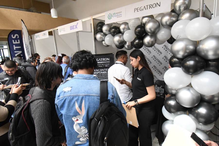 Acuden miles a UTCJ Expo empléate 2024