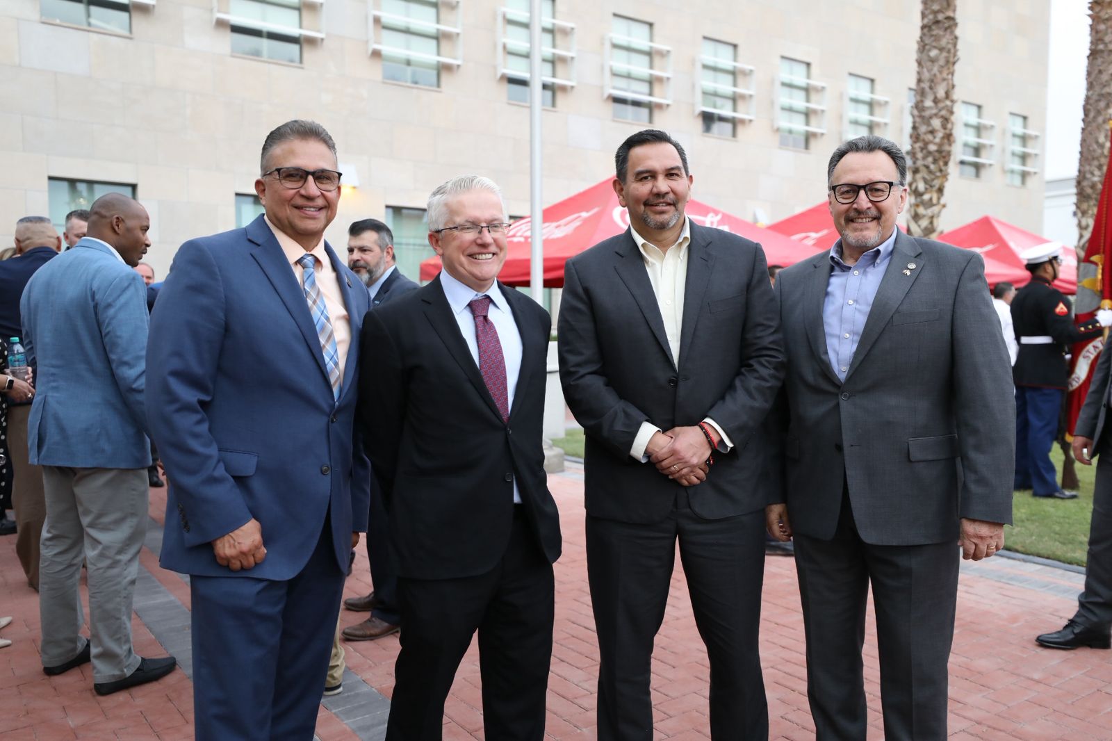 Acalla rumores y desinformaciones, Cruz Pérez Cuellar asiste a festejo de Independencia de E.U.