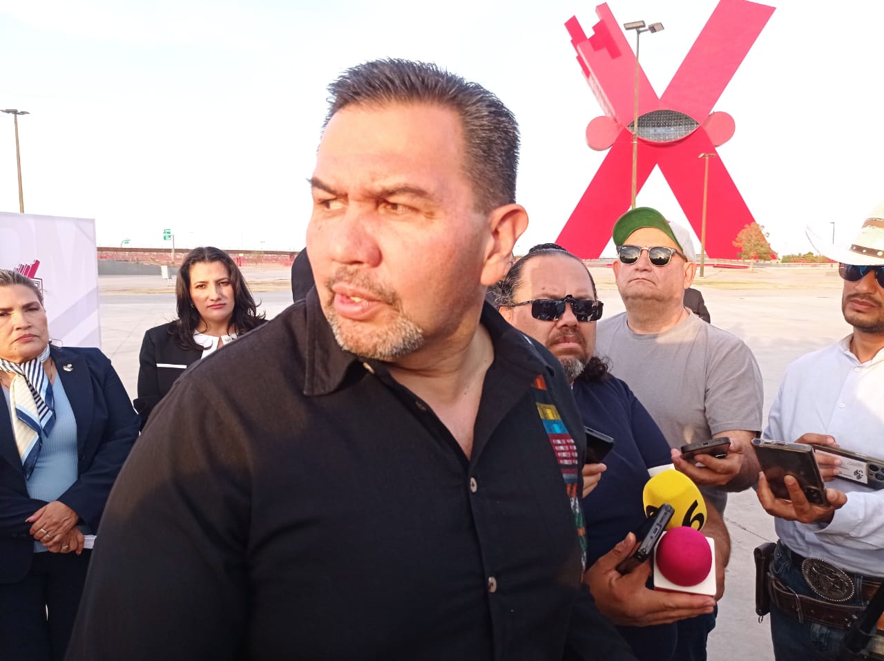 Refuerzan patrullaje en el exterior de centros bancarios.