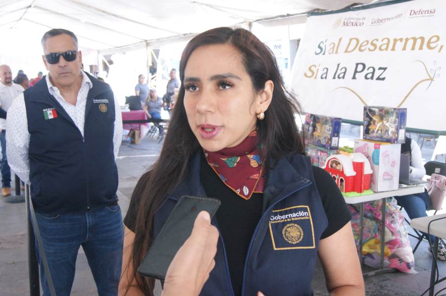 Destaca Juárez en entrega de armas largas durante campañas de desarme.