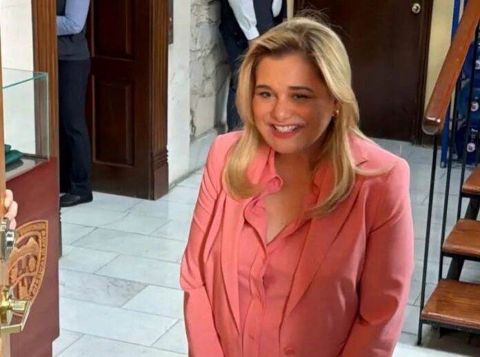 Gobernadora de Chihuahua recibe citatorio de la FGR para comparecer el 27 de mayo
