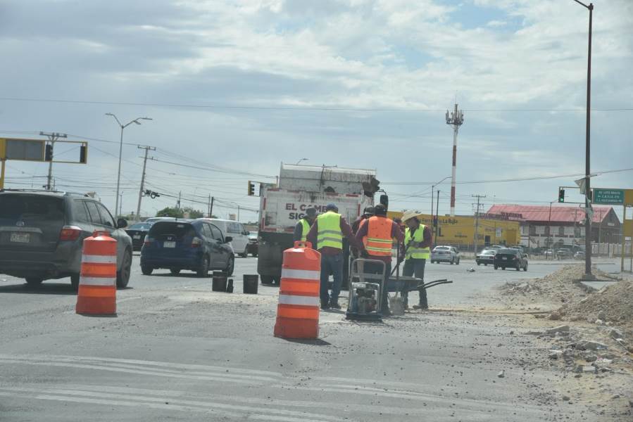 Obras Públicas mantiene jornadas de bacheo en el suroriente de Juárez