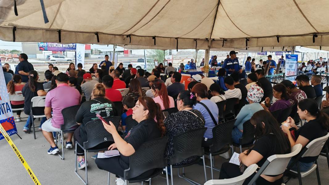 JMAS realiza jornada de descuentos y trámites en Walmart El Porvenir