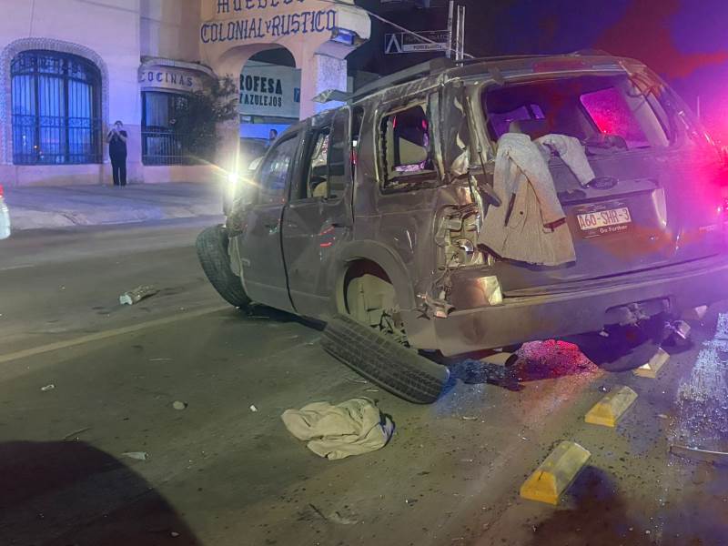 Detienen a dos presuntos responsables de robo de vehículo y persecución