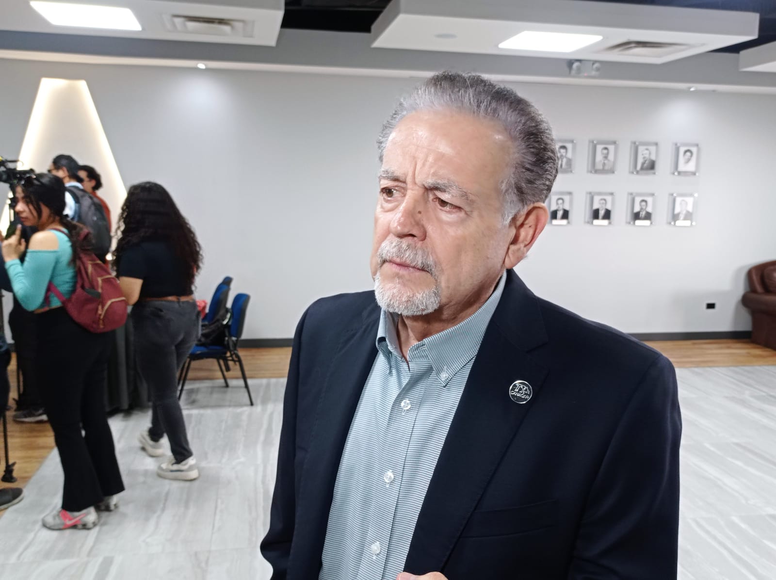 Nueva norma estadounidense obliga a transportistas a dominar el idioma inglés.