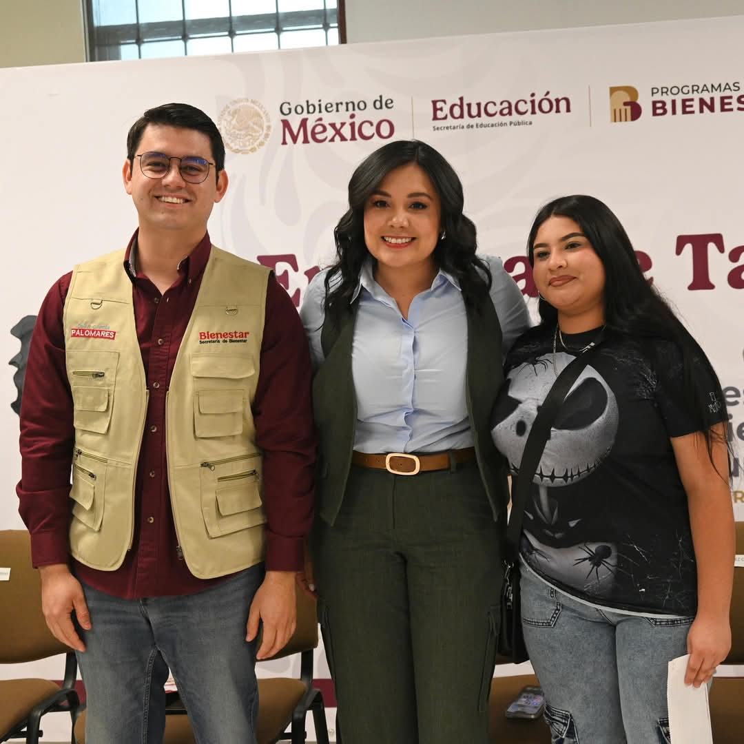 Entrega Bienestar becas a jóvenes de la UTPN.