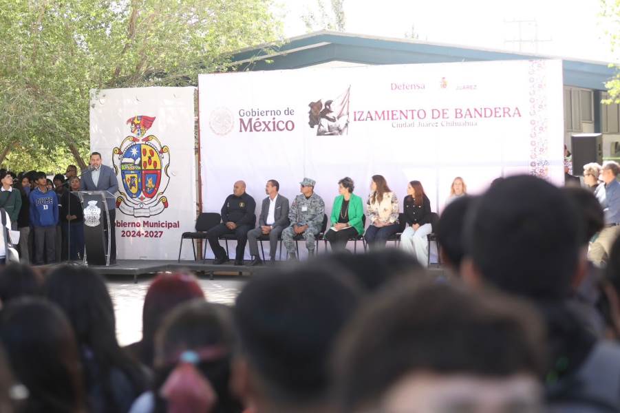 Encabezó Pérez Cuéllar izamiento de la bandera en el CBTIS 270