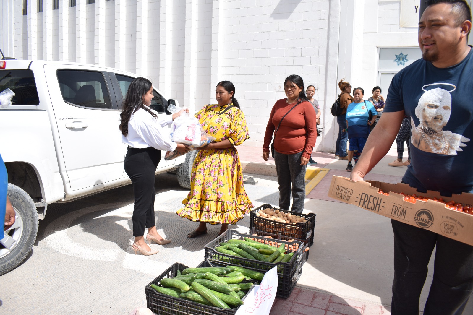 Gestionan despensas para mujeres que viven en zonas de atención prioritaria.