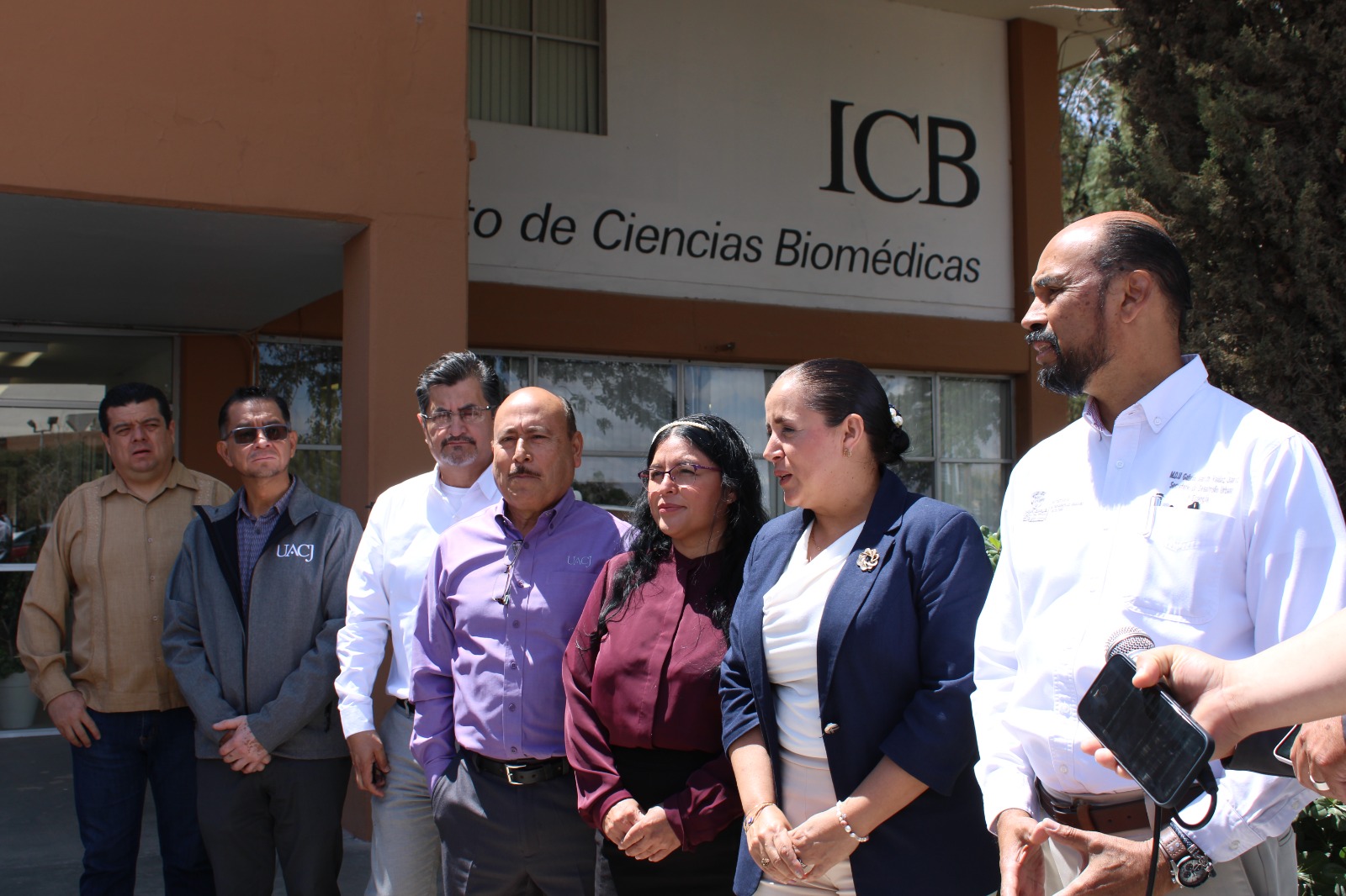 Donó SEDUE 100 árboles al Instituto de Ciencias Biomédicas de la UACJ.
