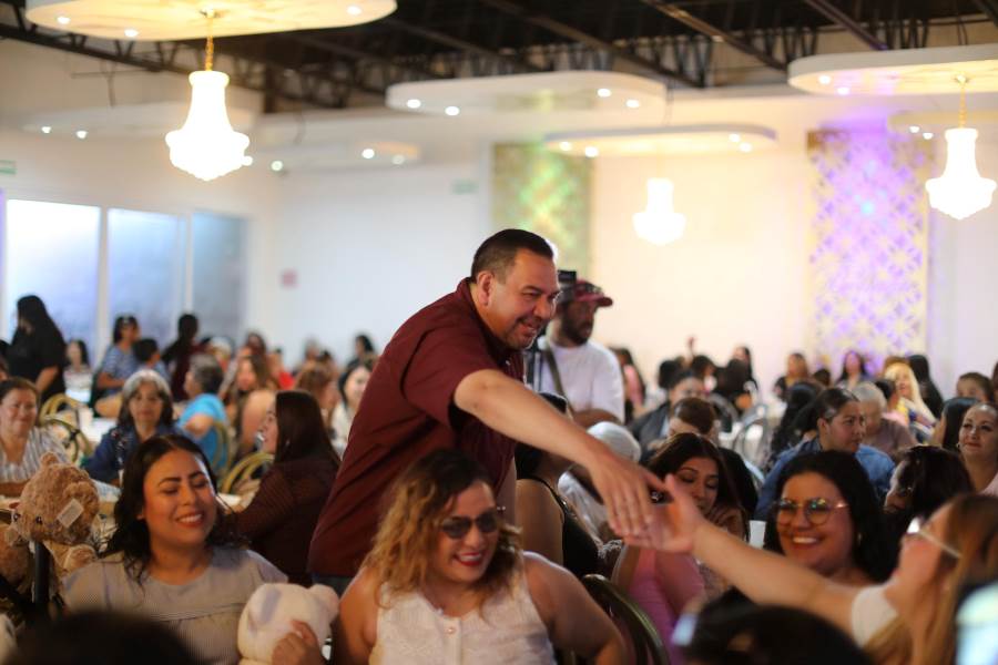 Celebran convivio por el Día de las Madres en Ciudad Juárez
