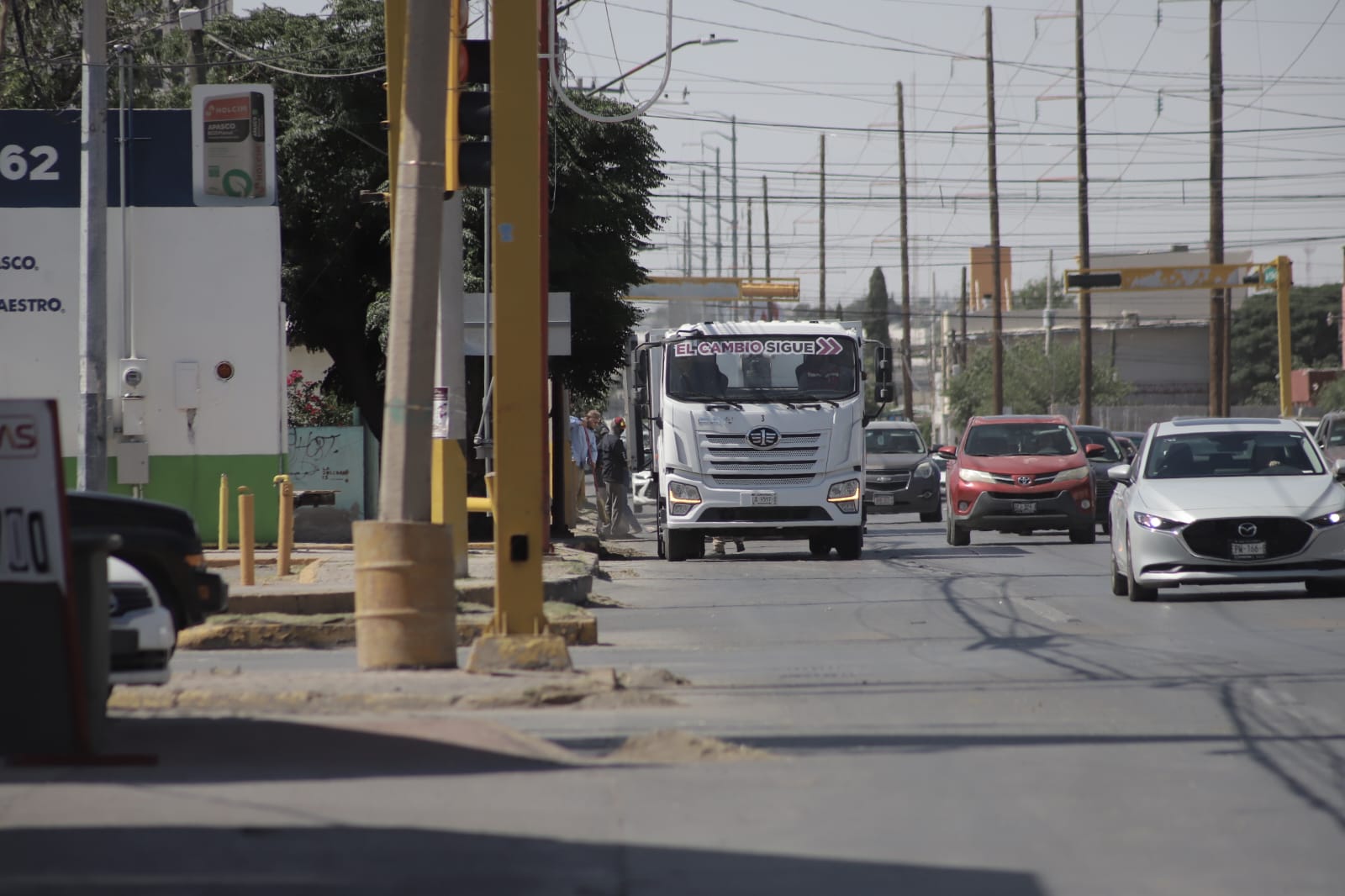 Intensifican limpieza en la avenida Plutarco Elías Calles
