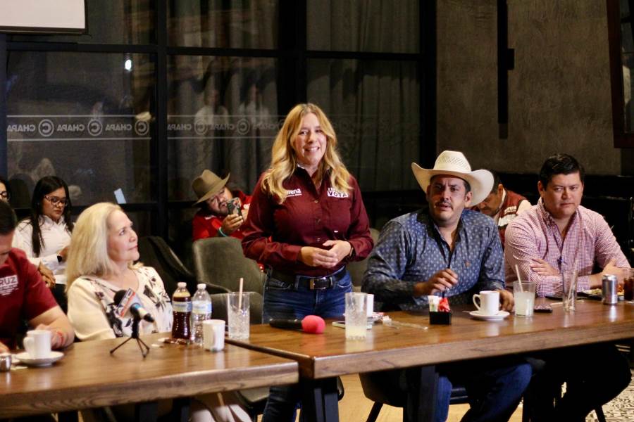 Se reunieron candidatos Cruz Pérez Cuéllar y Ana Carmen Estrada con ganaderos