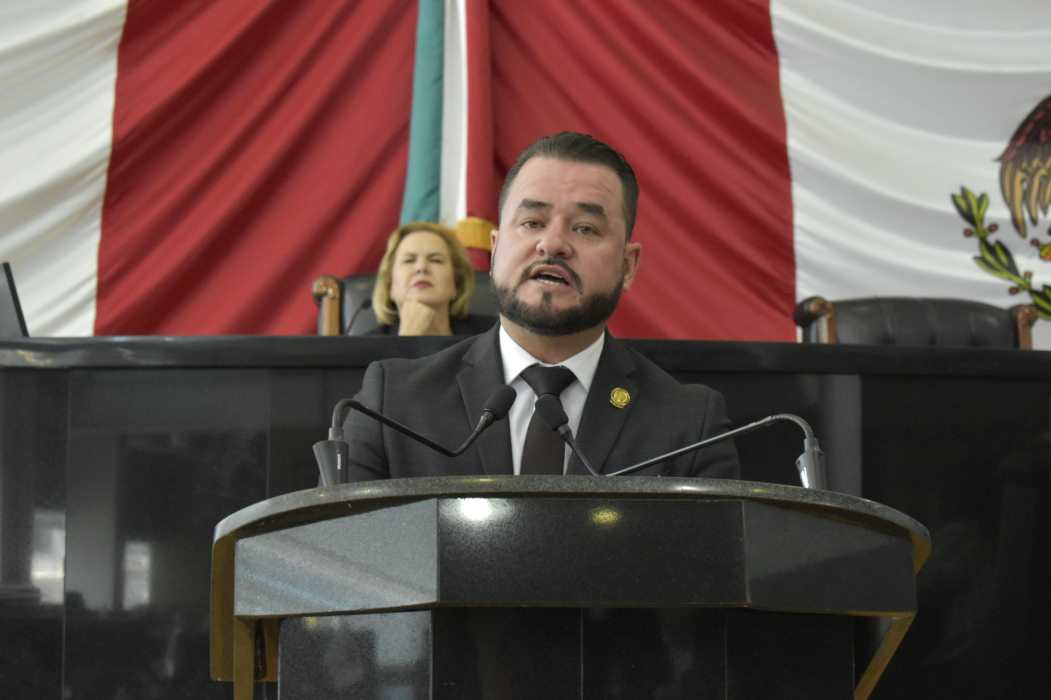 Demandan dormitorios para estudiantes de la UACJ