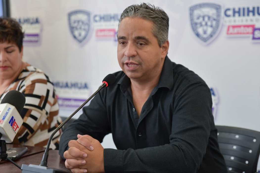 Formaran escuelita de futbol para niñas en el Parque Central