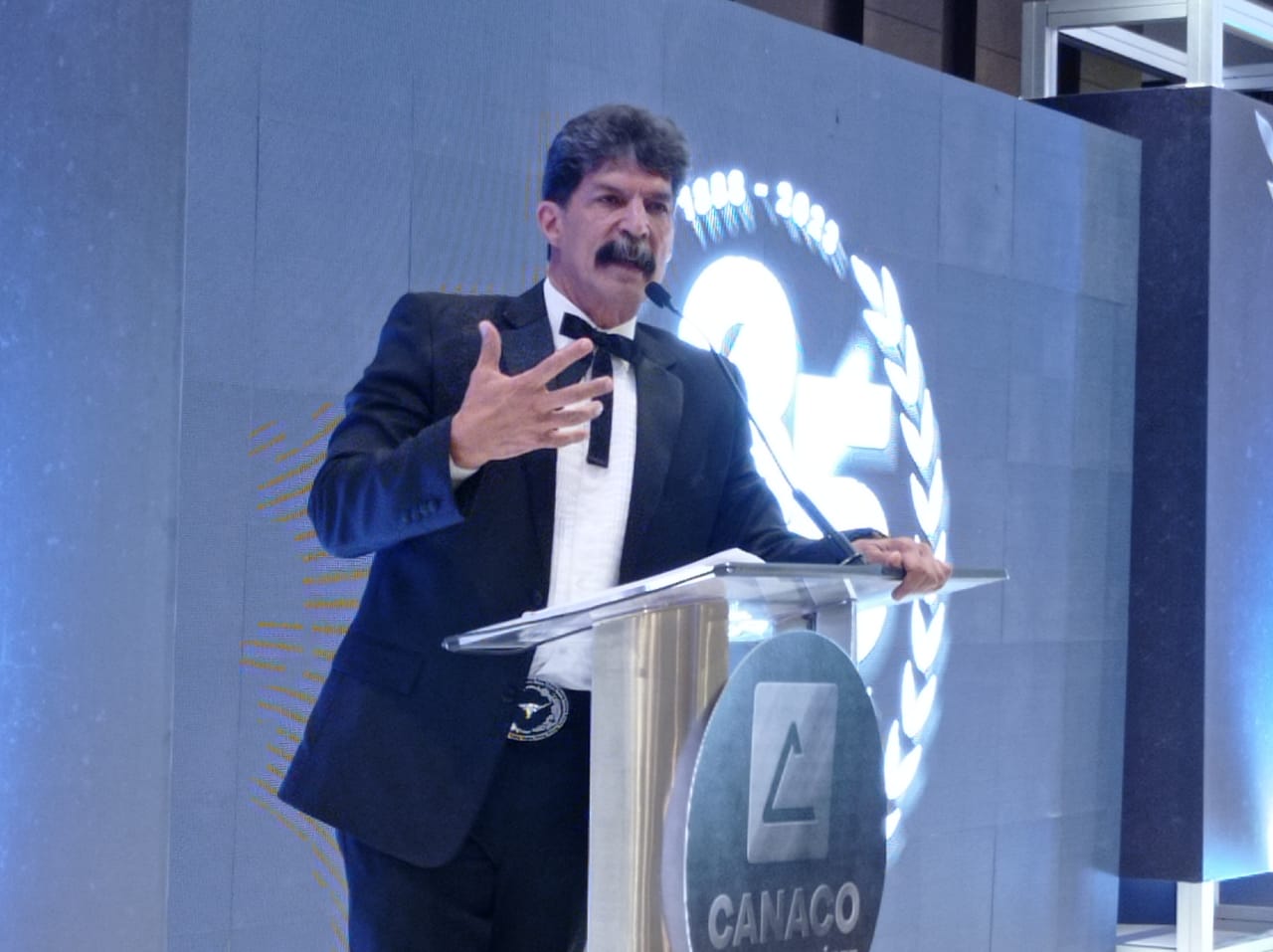 Celebra CANACO aniversario 135 de su fundación junto con líderes nacionales.