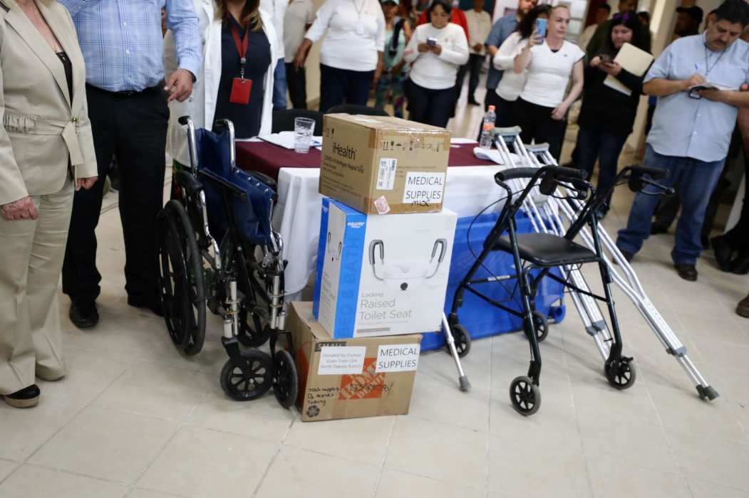 DIF Municipal recibe donación de equipo médico