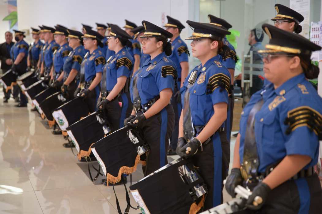 Reconocen a la Banda de Guerra de UTCJ por campeonato obtenido