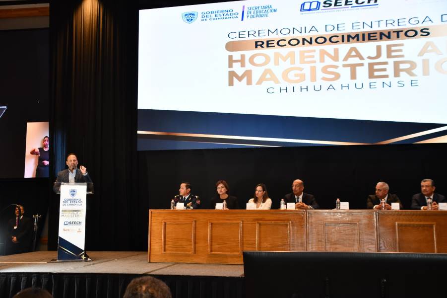 Reconocen a 556 docentes por trayectoria en el subsistema federalizado