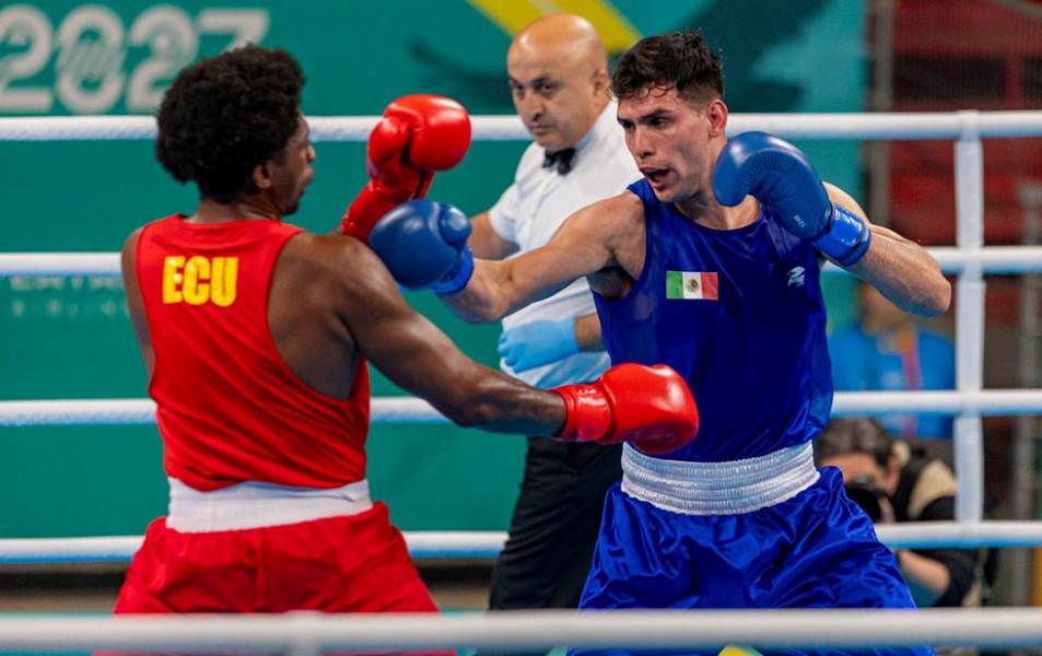 Rogelio Romero gana su primer combate