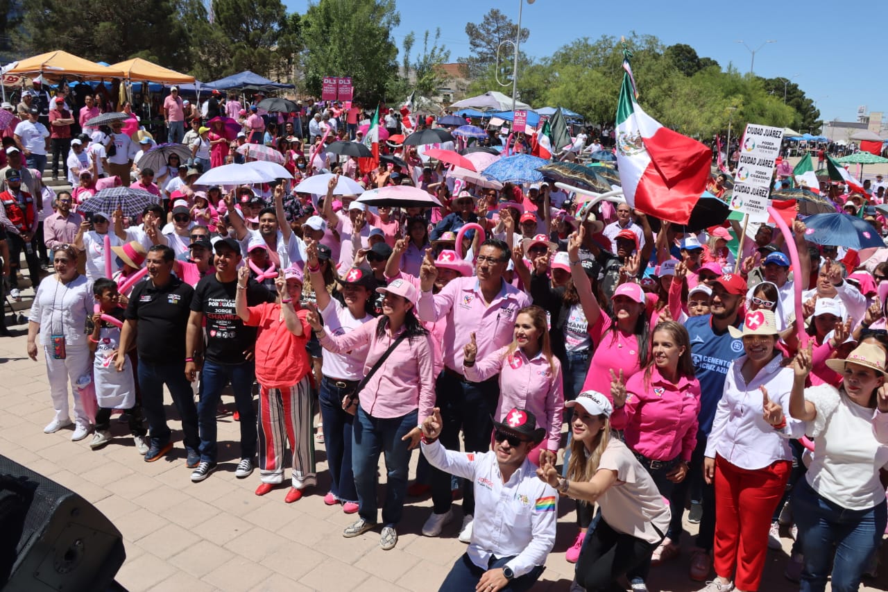 Se suma Ciudad Juárez a la defensa de la república en concentración del domingo.