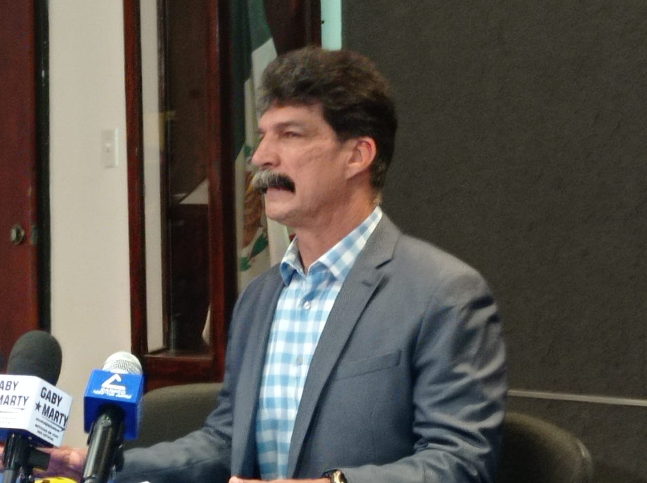 Reportan comerciantes del Centro robos de Pisa y Corre por parte de migrantes.