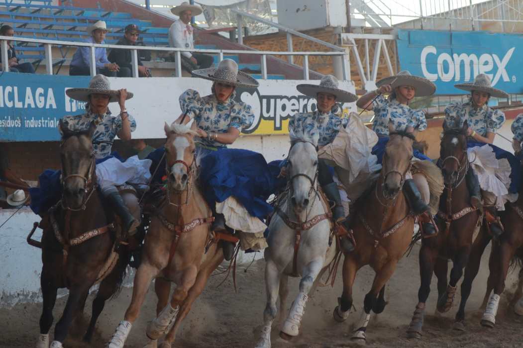 Festejarán a las madres en su día con gran charreada